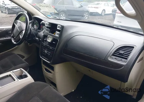 2014 Chrysler Town & Country Touring z USA, uszkodzony, nr VIN 2C4RC1BG5ER249955